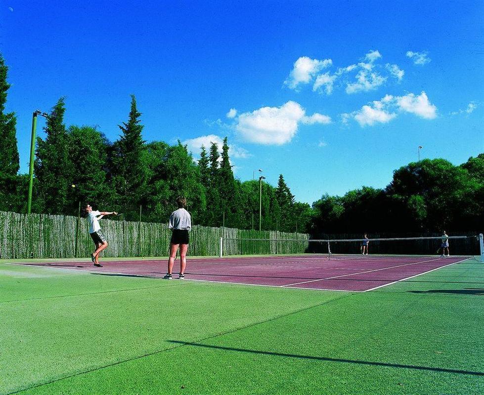 Hotel El Mouradi Gammarth Exterior foto Tennis at the University of Roehampton