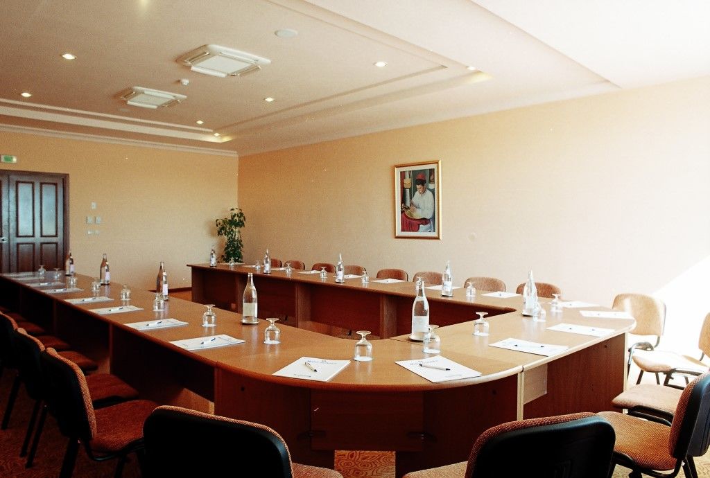 Hotel El Mouradi Gammarth Exterior foto A meeting room