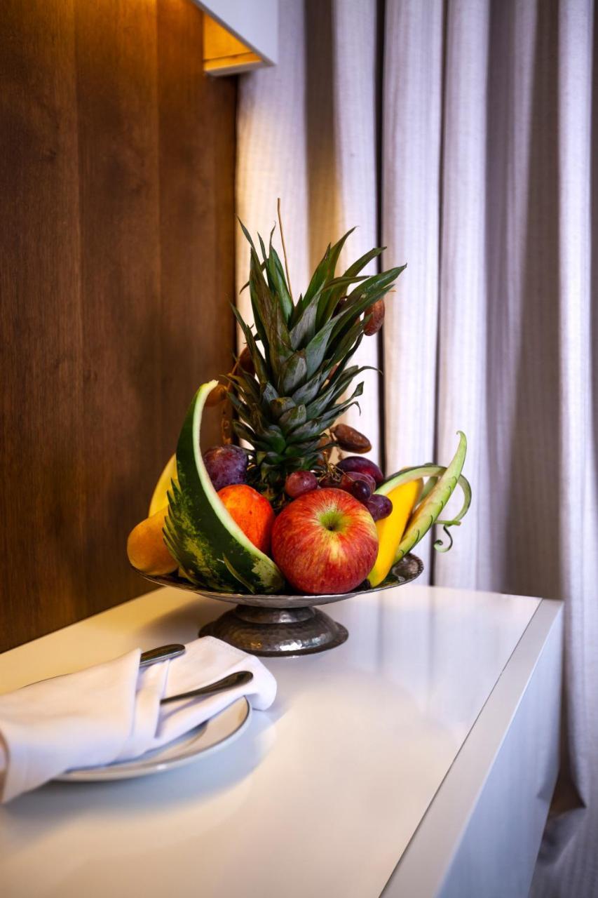 Hotel El Mouradi Gammarth Exterior foto Fruit platter